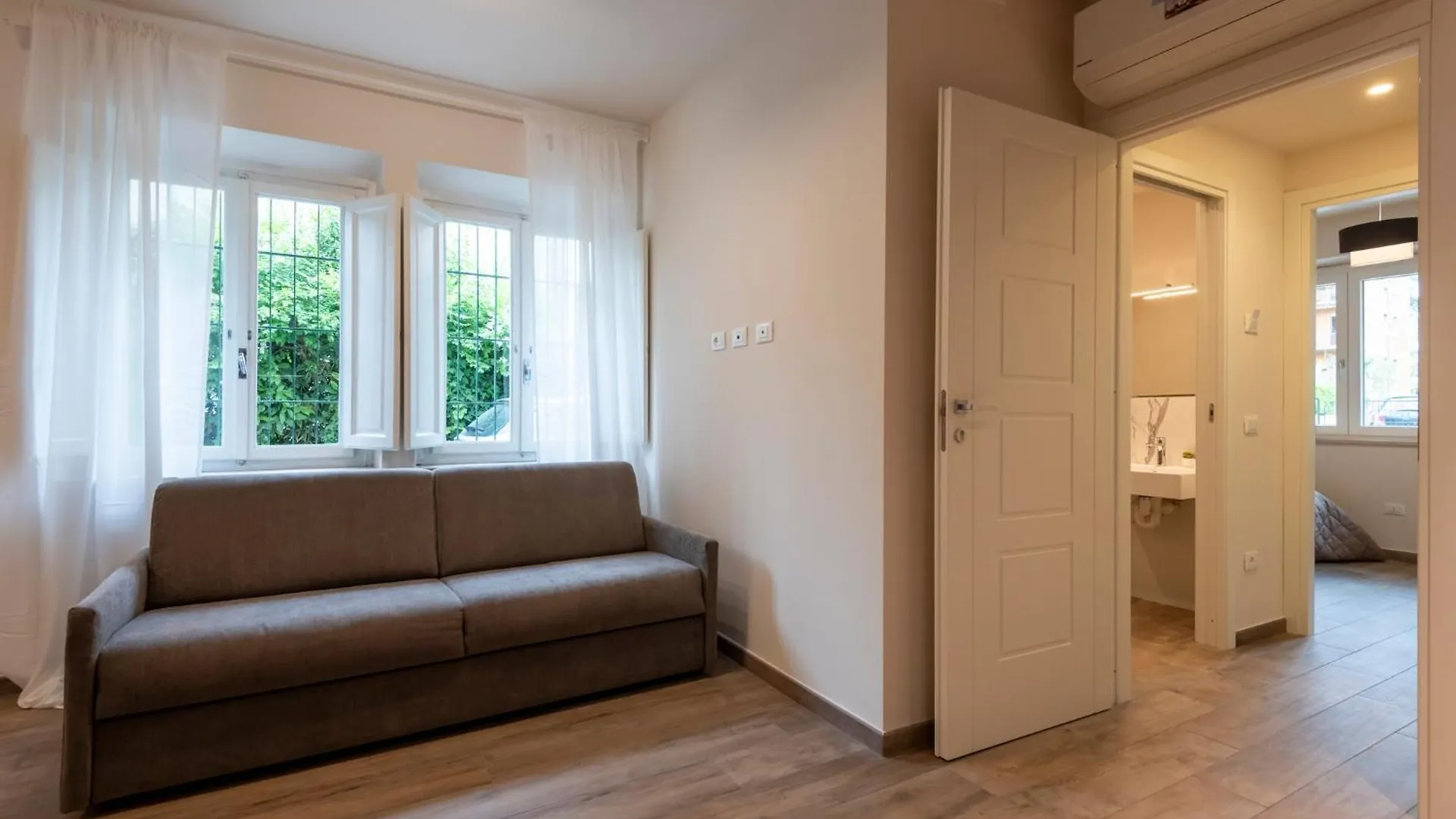 Iarsera Rooms And Apartment Lucca Guest house